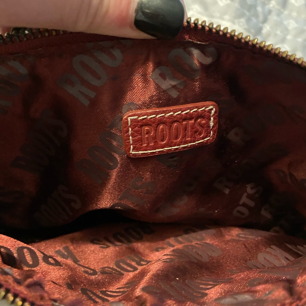 Genuine Deep Red Pebbled Leather Crossbody purse from Roots Canada - Picture 5 of 6